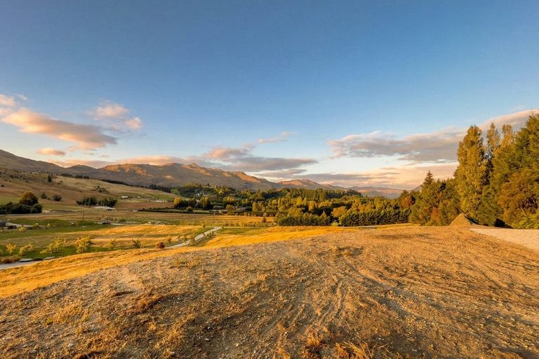 Photo of property in 26 Fitzpatrick Road, Dalefield, Queenstown, 9371