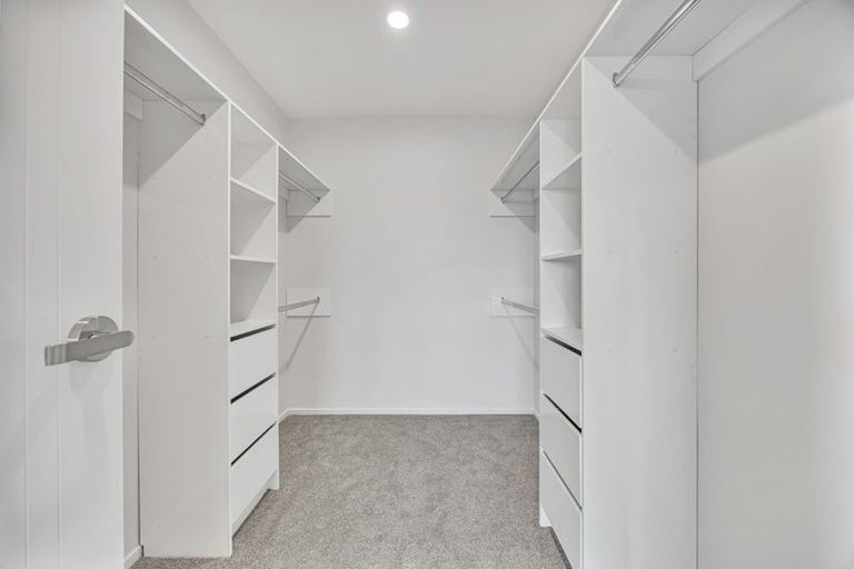 Photo of property in 48 Lewisham Street, Highland Park, Auckland, 2010