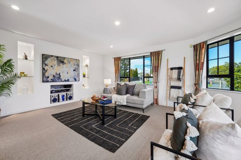Photo of property in 40 Coolspring Way, Redwood, Christchurch, 8051