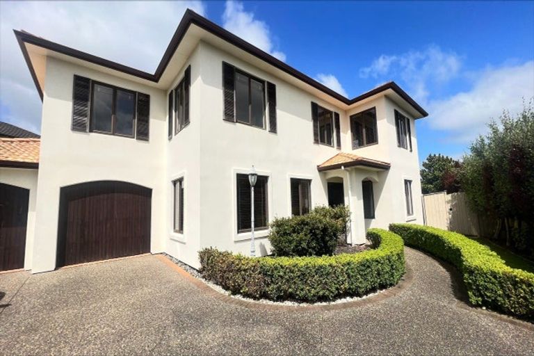 Photo of property in 11 Dunvegan Rise, East Tamaki Heights, Auckland, 2016