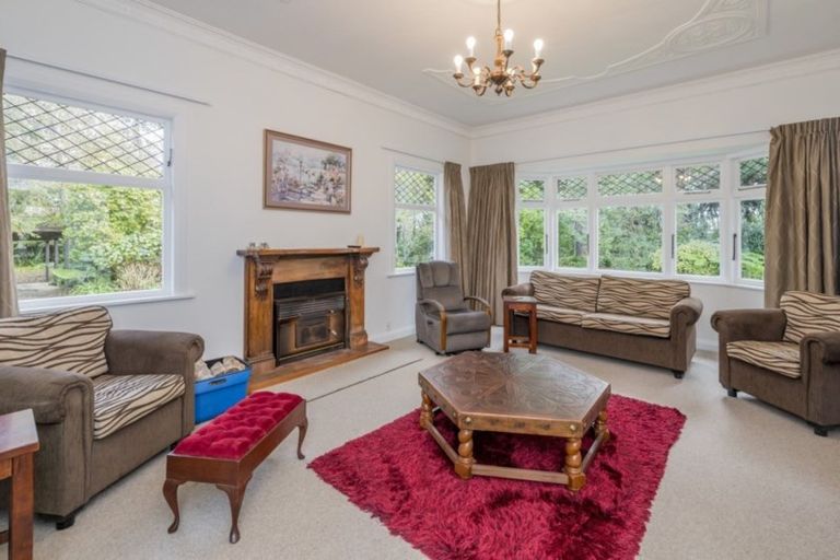 Photo of property in 72 Avenue North Road, Levin, 5510