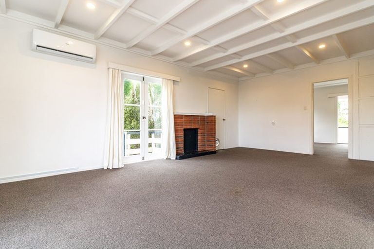 Photo of property in 1/78 Seaview Road, Castor Bay, Auckland, 0620