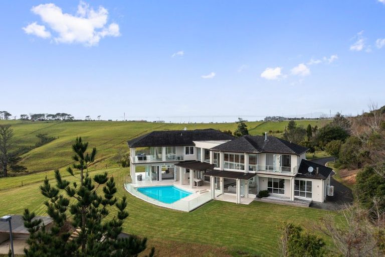 Photo of property in 189 Vaughans Road, Okura, Albany, 0792