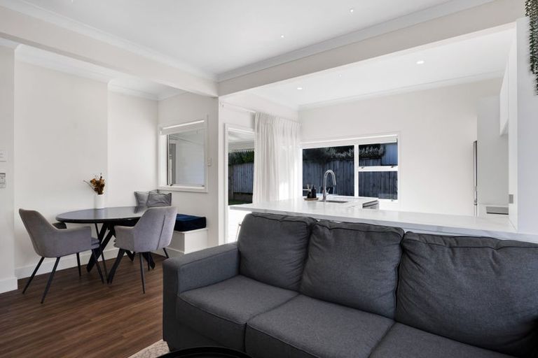 Photo of property in 2 Moana Crescent, Blagdon, New Plymouth, 4310