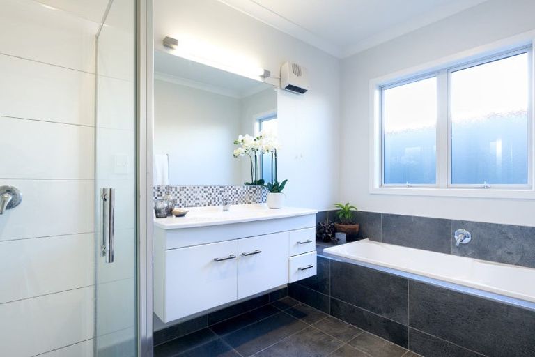 Photo of property in 12 Percy Berry Place, Havelock North, 4130