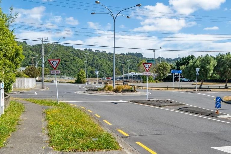 Photo of property in 33a Percy Cameron Street, Avalon, Lower Hutt, 5011