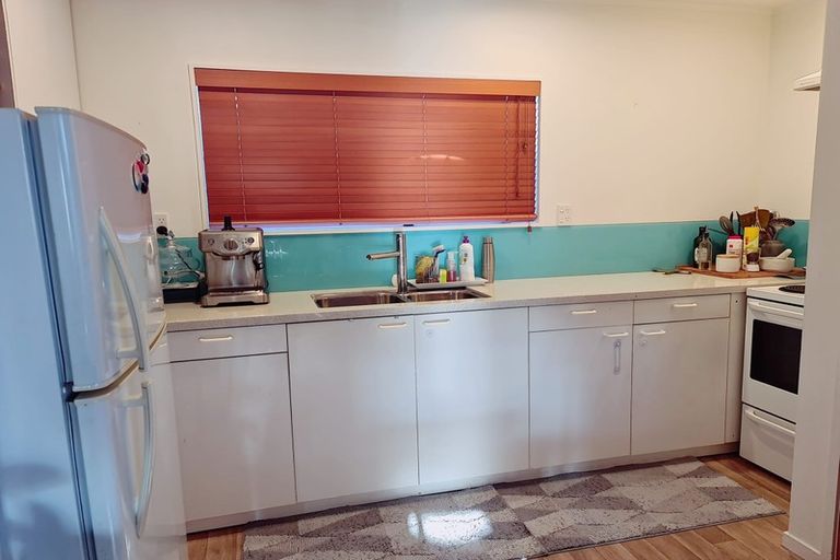 Photo of property in 450 West Coast Road, Glen Eden, Auckland, 0602