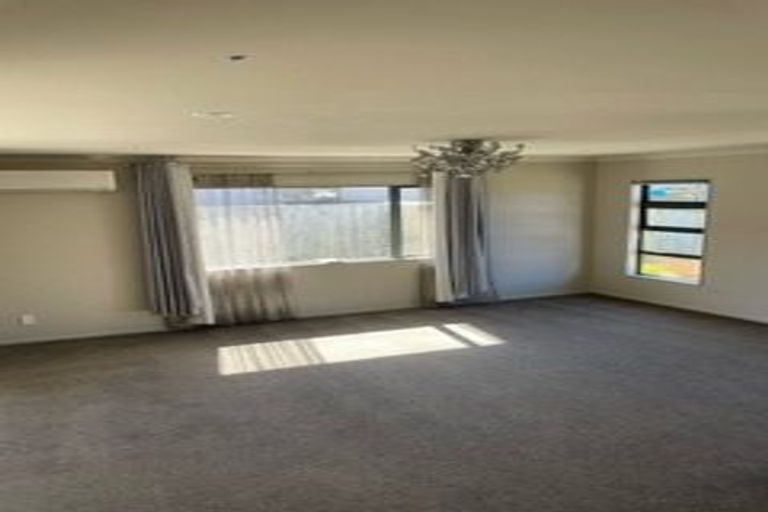Photo of property in 13 Poppy Watts Grove, Stokes Valley, Lower Hutt, 5019