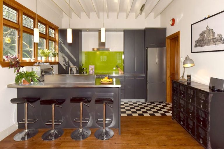 Photo of property in 35 Reserve Terrace, Lyttelton, 8082