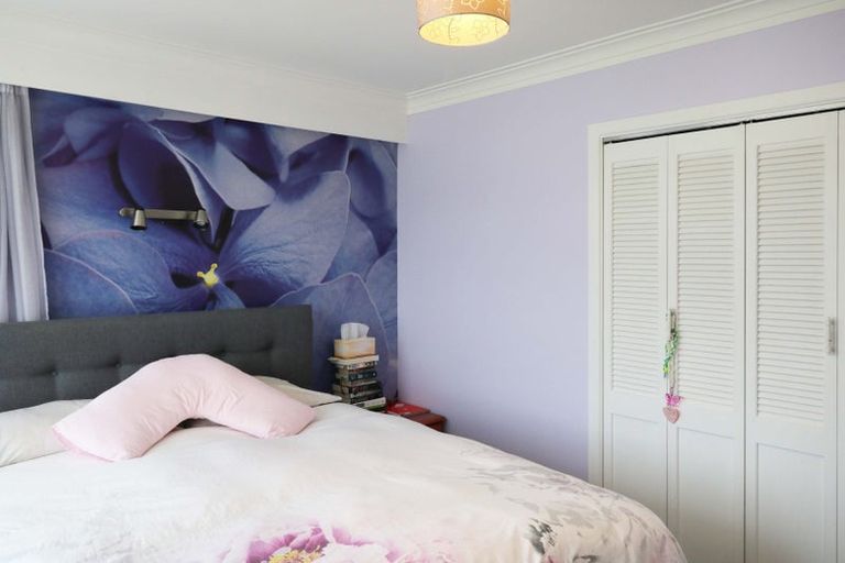 Photo of property in 5 Holyoake Crescent, Avalon, Lower Hutt, 5011