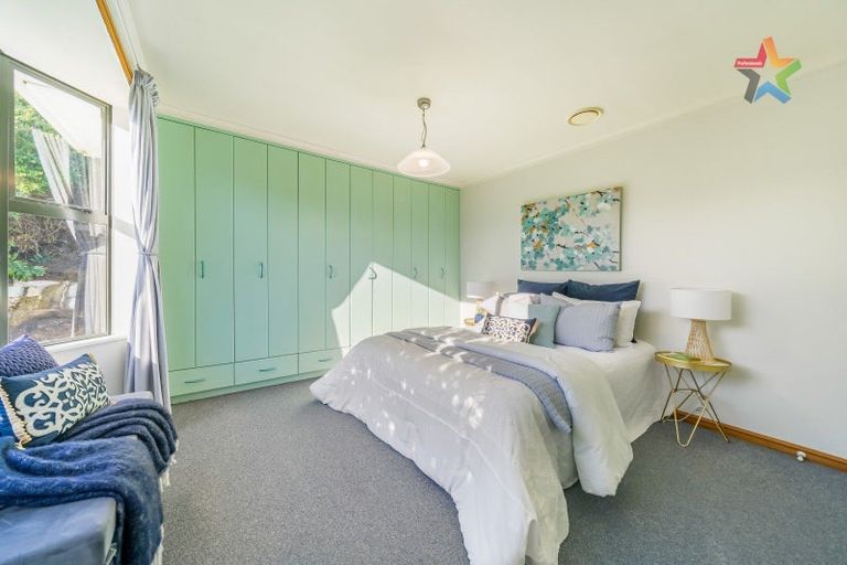 Photo of property in 24 Titiro Moana Road, Korokoro, Lower Hutt, 5012