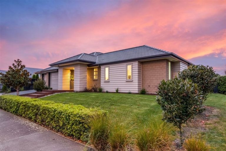 Photo of property in 2 Bernice Crescent, Yaldhurst, Christchurch, 8042