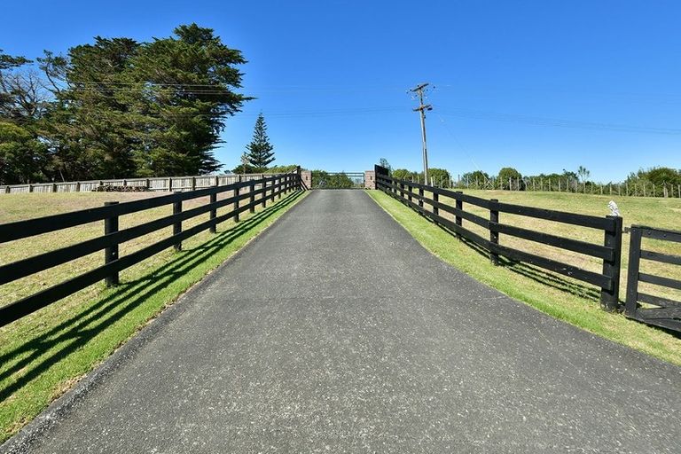 Photo of property in 10 Joblin Road, Wainui, Silverdale, 0994