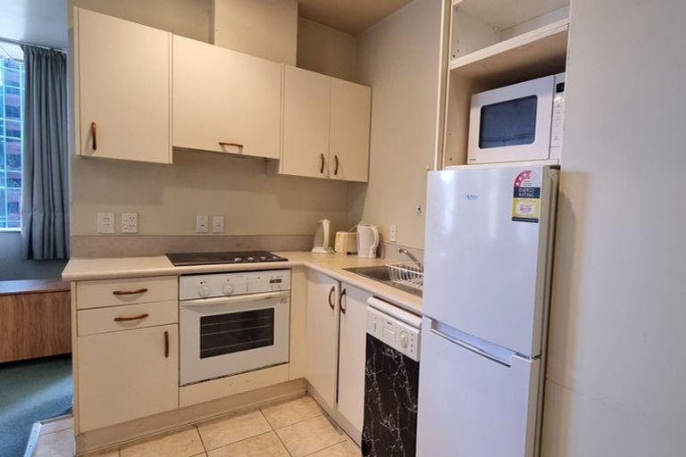 Photo of property in Terrace Tower Apartments, 5a/126 The Terrace, Wellington Central, Wellington, 6011