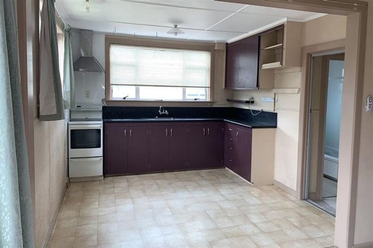 Photo of property in 72 Tipahi Street, Nelson South, Nelson, 7010