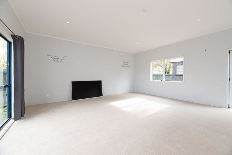 Photo of property in 68 Willis Road, Papakura, 2110