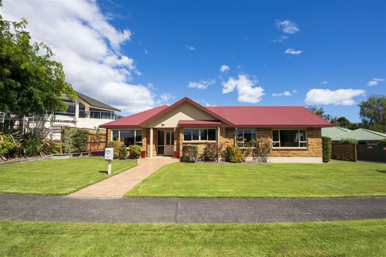 Photo of property in 17 Claremont Rise, Levin, 5510