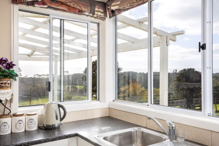 Photo of property in 16 Mimi Road, Mimi, Urenui, 4377