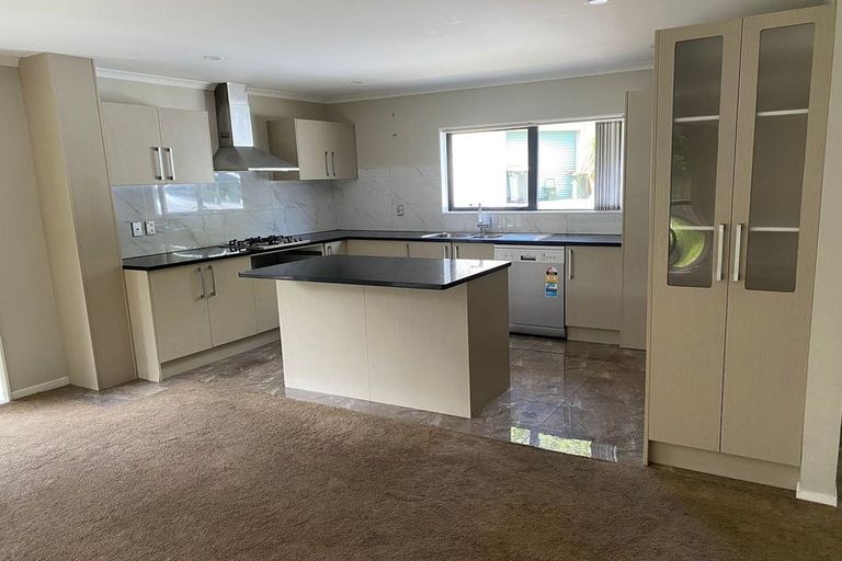 Photo of property in 813 Te Atatu Road, Te Atatu Peninsula, Auckland, 0610