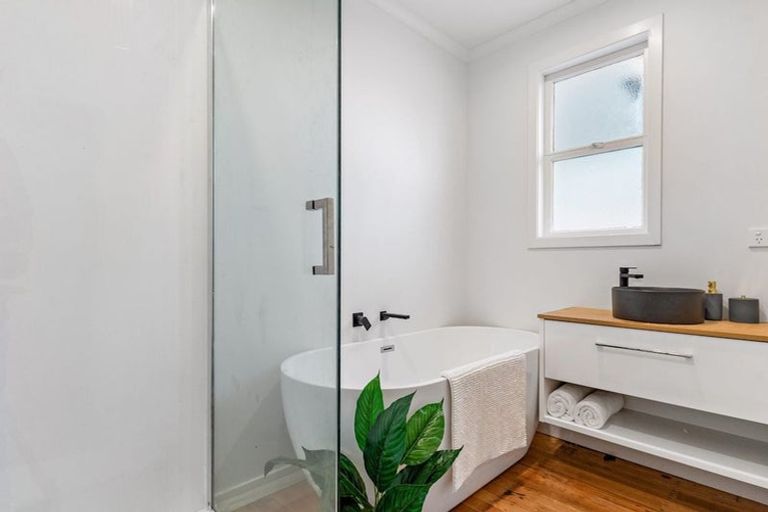 Photo of property in 2 Windsor Street, Solway, Masterton, 5810