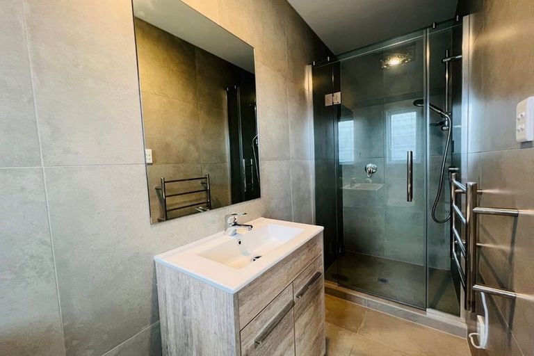 Photo of property in 11a Crestview Rise, Papakura, 2110