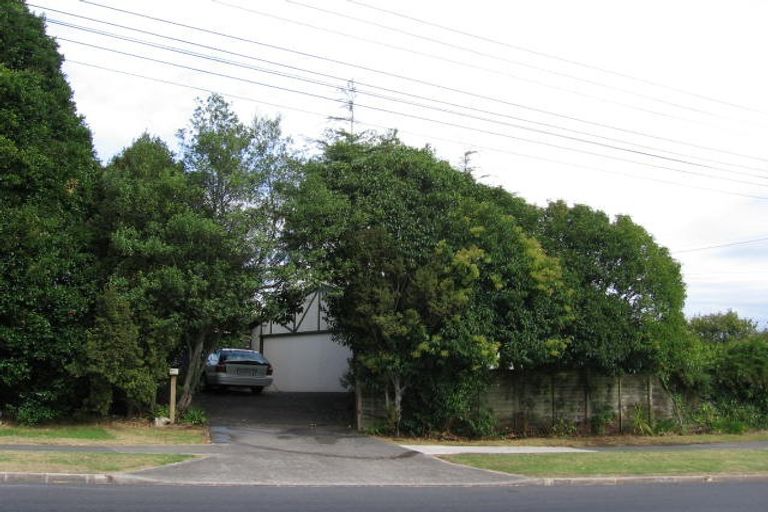 Photo of property in 941 Beach Road, Torbay, Auckland, 0630