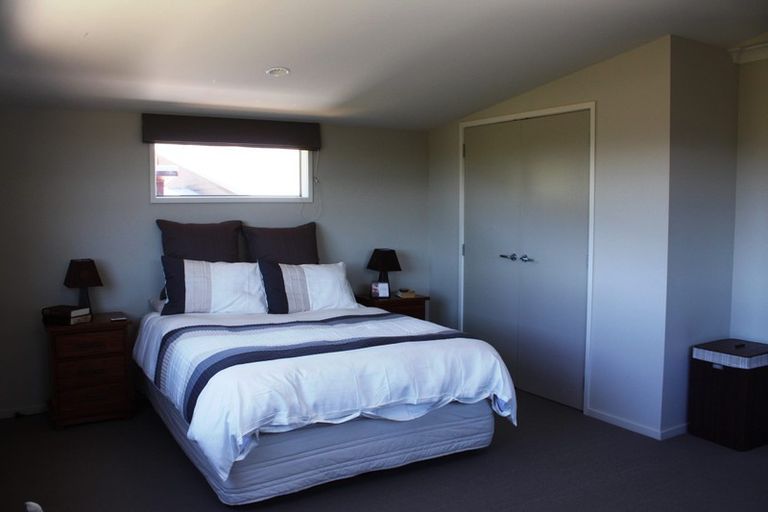 Photo of property in 88b Kirton Drive, Riverstone Terraces, Upper Hutt, 5018