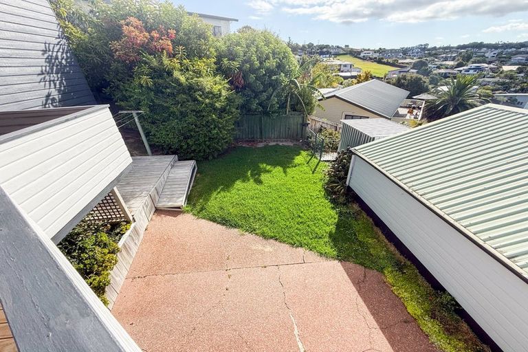 Photo of property in 8 Ngahere Views, Orewa, 0931
