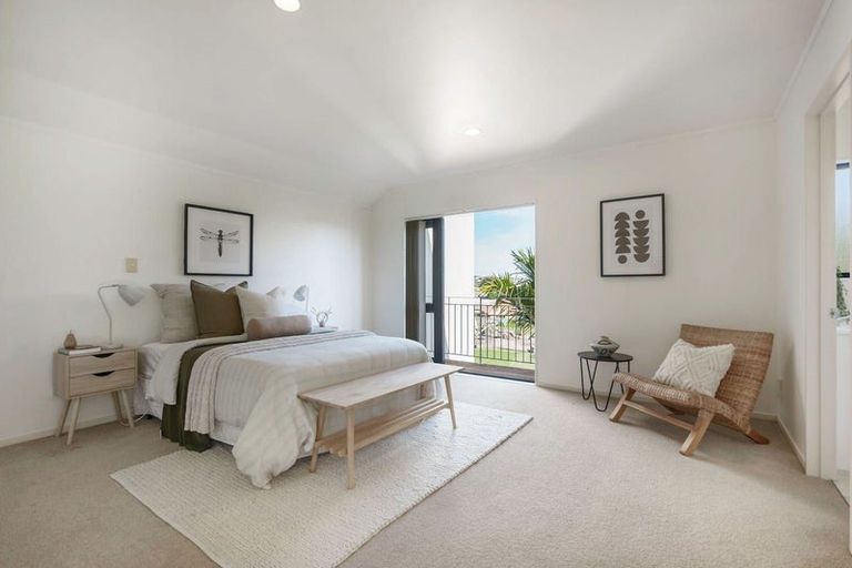 Photo of property in 1/14 Ponderosa Drive, Oteha, Auckland, 0632