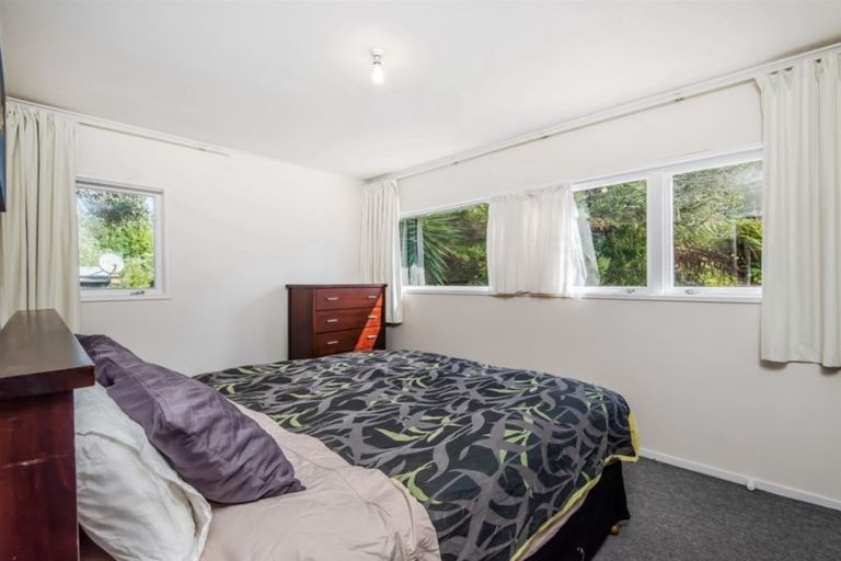 Photo of property in 115 Beach Haven Road, Beach Haven, Auckland, 0626