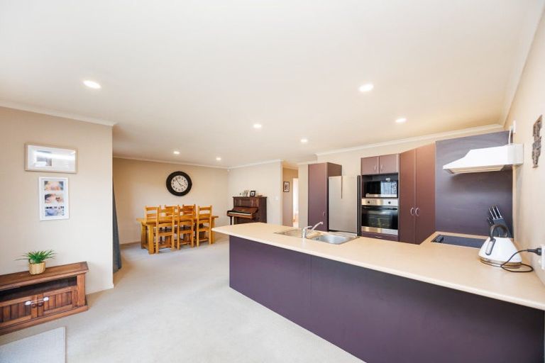 Photo of property in 23 Woodgate Court, Fitzherbert, Palmerston North, 4410