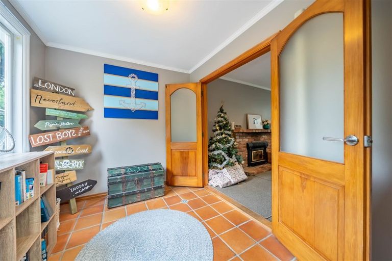 Photo of property in 38 Jocelyn Crescent, Pinehaven, Upper Hutt, 5019