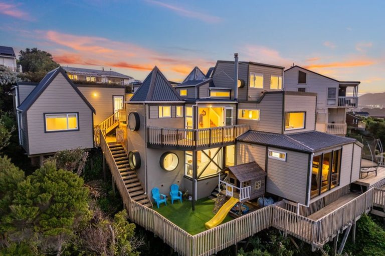 Photo of property in 13 Ettrick Grove, Papakowhai, Porirua, 5024