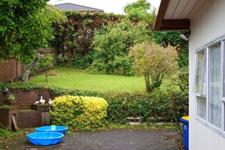 Photo of property in 57 Merriefield Avenue, Forrest Hill, Auckland, 0620