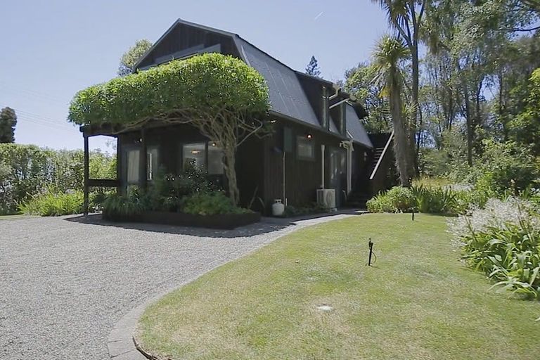 Photo of property in Atholwood Luxury Accommodation, 118 Bronte Road East, Bronte, Upper Moutere, 7173