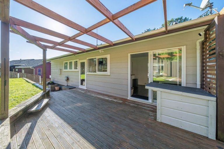 Photo of property in 38 Postgate Drive, Whitby, Porirua, 5024