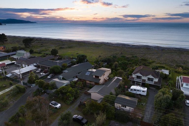 Photo of property in 180 Rarangi Beach Road, Rarangi, Blenheim, 7273