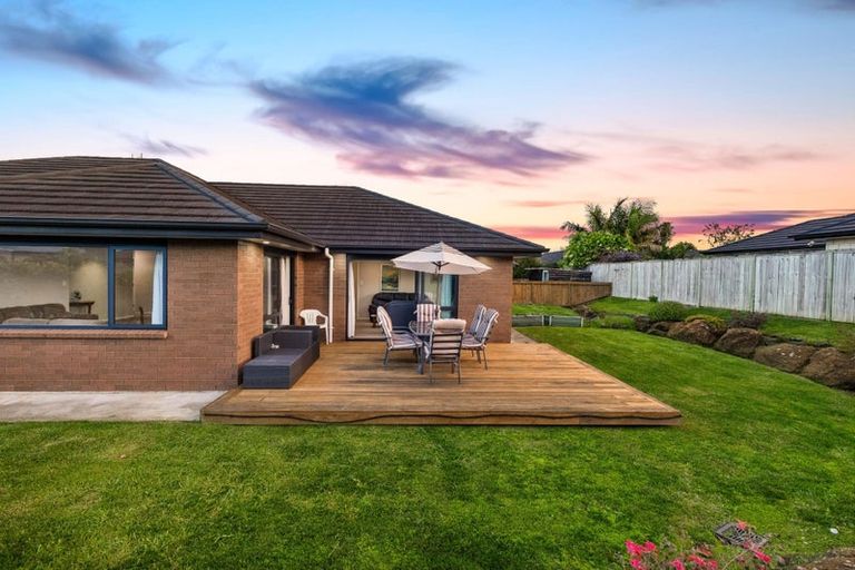 Photo of property in 16 Pitoitoi Drive, Riverhead, 0820