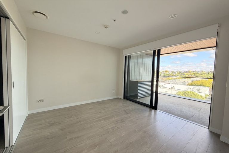 Photo of property in The Victor, 409/4 Bute Road, Browns Bay, Auckland, 0630