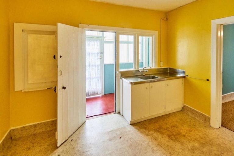 Photo of property in 49 Riddlers Crescent, Petone, Lower Hutt, 5012