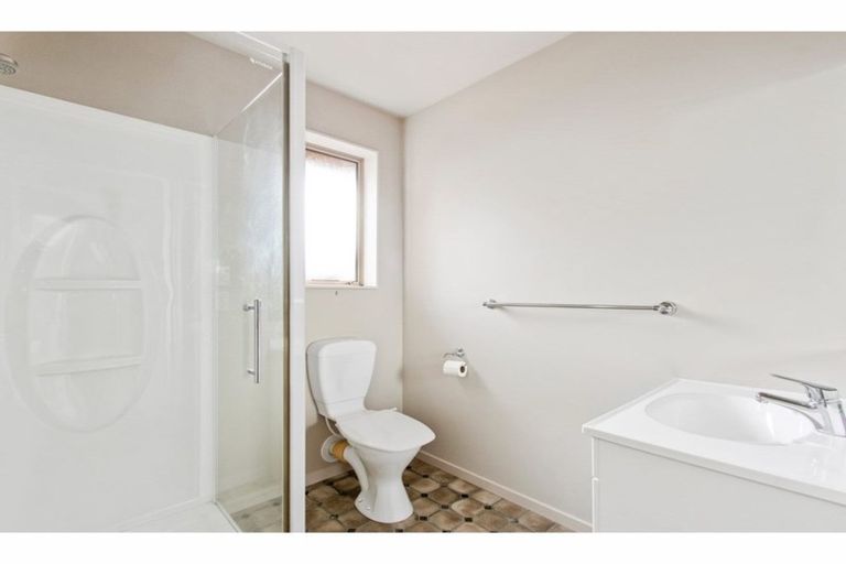 Photo of property in 2/318 Waterloo Road, Islington, Christchurch, 8042