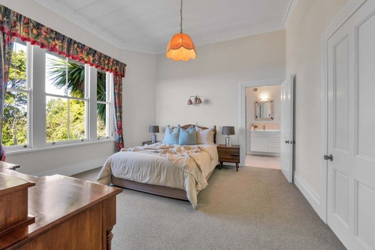 Photo of property in 568 South Road, Omata, New Plymouth, 4374