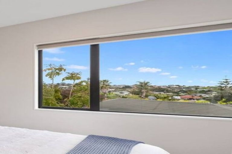 Photo of property in 168 Luckens Road, West Harbour, Auckland, 0618