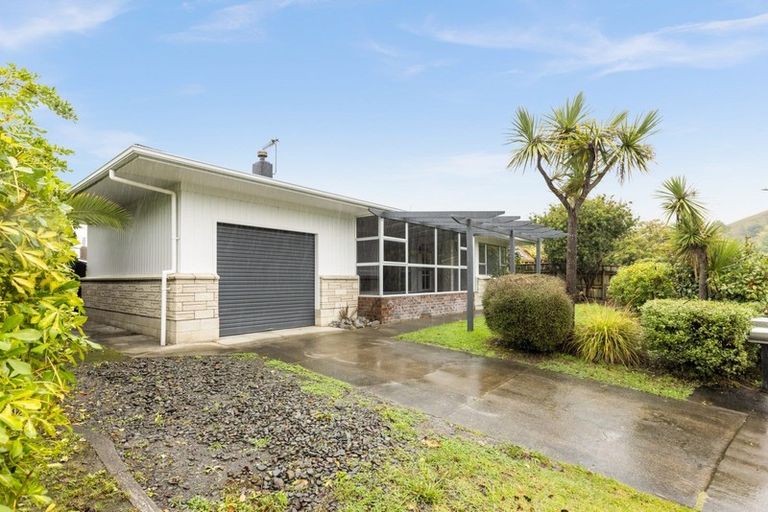 Photo of property in 11 Trigg Crescent, Taradale, Napier, 4112
