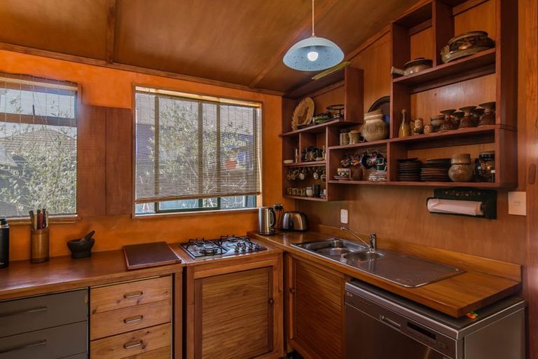 Photo of property in 14 Elizabeth Street, Waikanae, 5036