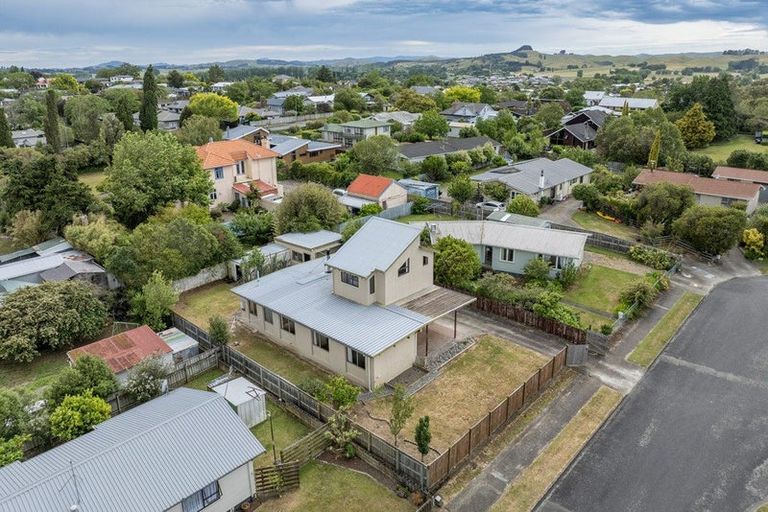 Photo of property in 1a Cobham Crescent, Waipukurau, 4200