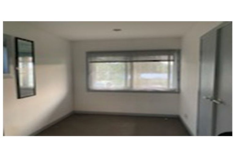 Photo of property in 3 Rogers Avenue, Eastern Beach, Auckland, 2012