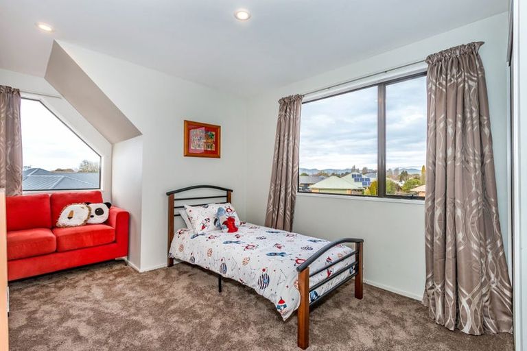 Photo of property in 1/4 Parkwood Place, Parklands, Christchurch, 8083