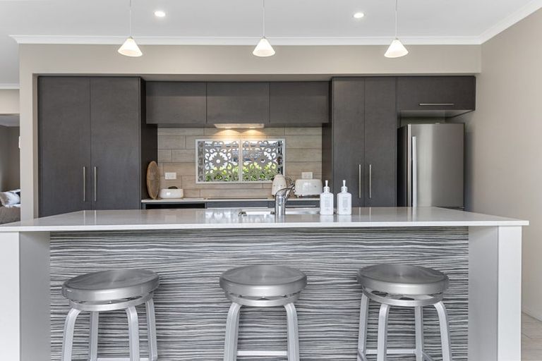 Photo of property in 87 Sandhurst Drive, Papamoa Beach, Papamoa, 3118