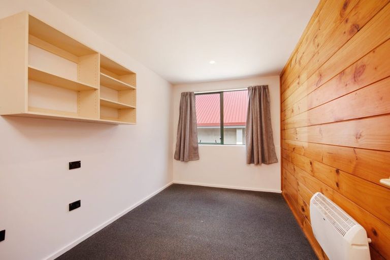 Photo of property in Te Awhina Apartments, 17/22 Sussex Street, Mount Cook, Wellington, 6021
